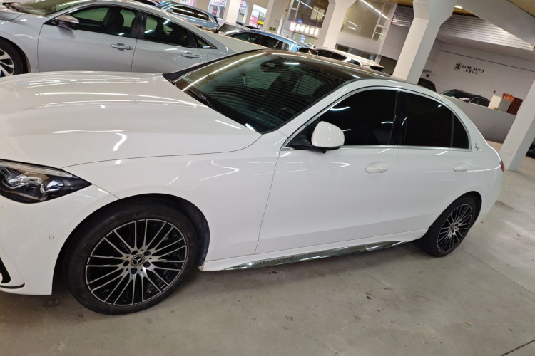 奔驰C级 2022款 改款 C 260 L 运动版车身外观4