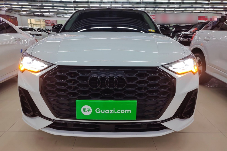 奥迪Q3 Sportback 2022款 40 TFSI 时尚型车身外观2