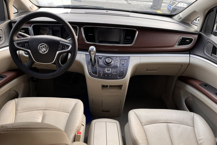 别克GL8 2017款 25S 豪华型 国V中控内饰7001