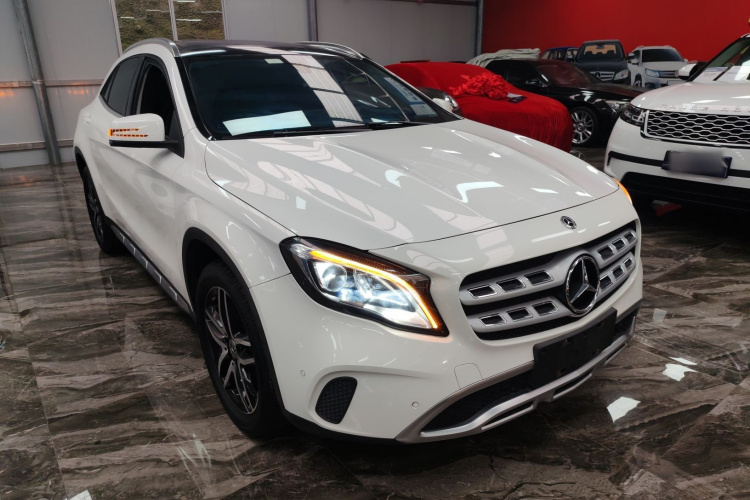 奔驰GLA 2017款 GLA 200 时尚型车身外观3