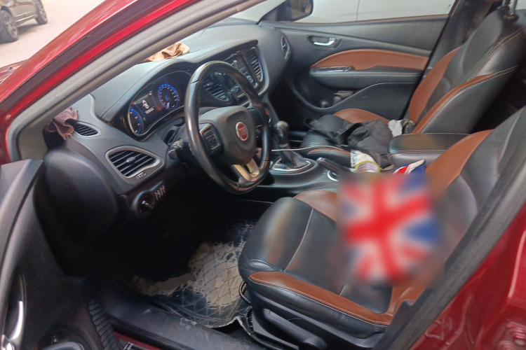 菲亚特 菲翔 2015款 1.4T 自动劲享版中控内饰19