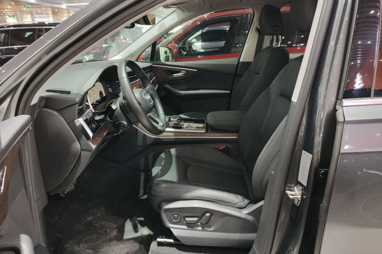 奥迪Q7 2021款 45 TFSI quattro S line运动型局部细节19