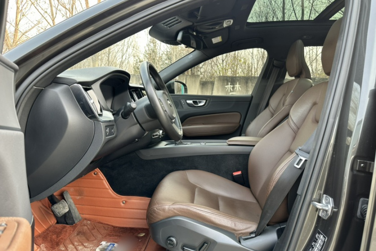 沃尔沃XC60 2021款 T5 四驱智逸豪华版中控内饰7006