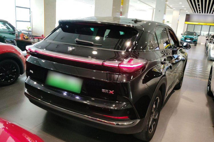 哪吒汽车 哪吒X 2023款 500 Lite车身外观6005