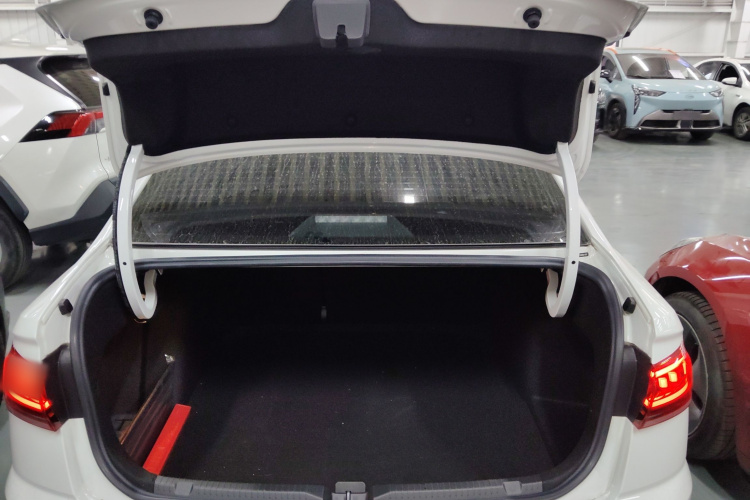 大众 宝来 2023款 200TSI DSG畅行版机舱底盘23