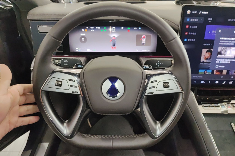 腾势Z9 2024款 1100km 四驱Max版中控内饰13