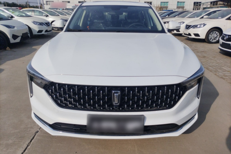 奔腾B70 2025款 龙耀版 1.5T 欢享型车身外观2