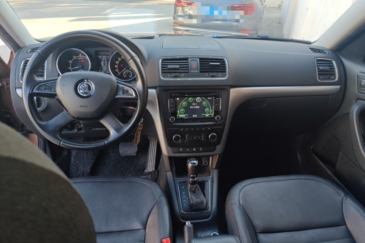 斯柯达 Yeti 2014款 1.8TSI DSG极地版中控内饰12