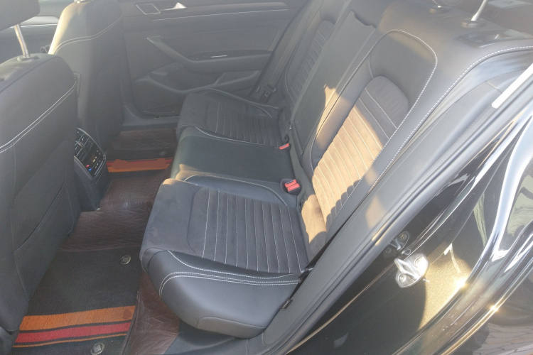 大众 迈腾 2020款 330TSI DSG 豪华型中控内饰21