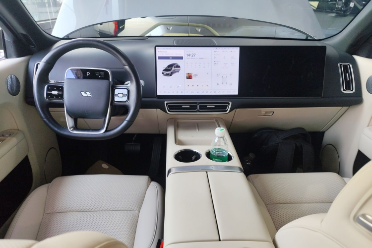 理想汽车 理想L9 2023款 Pro中控内饰12