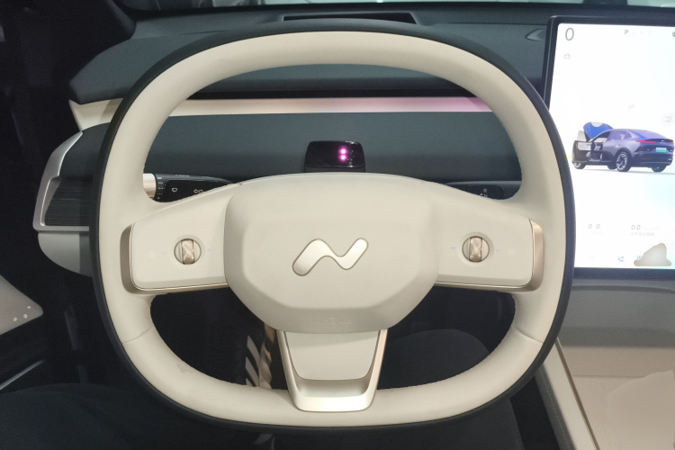 乐道L60 2024款 60kWh 四驱版中控内饰13