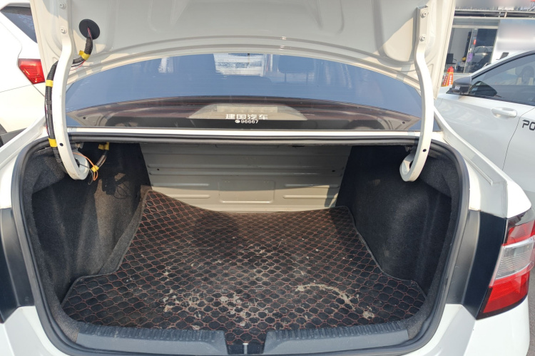 斯柯达 昕锐 2018款 1.4L 手动标准版机舱底盘23