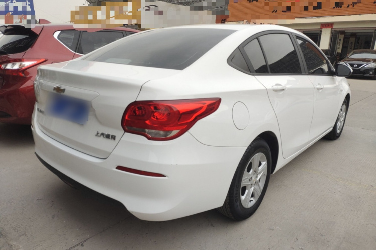 雪佛兰 科沃兹 2016款 1.5L 手动欣享版车身外观7