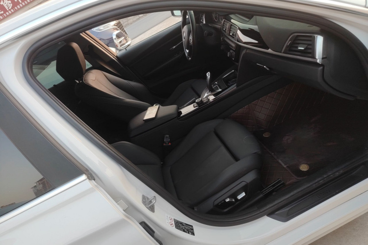 宝马3系 2018款 318Li局部细节41