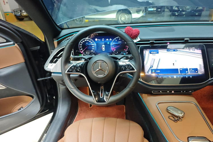 奔驰E级 2024款 E 300 L 时尚型局部细节13