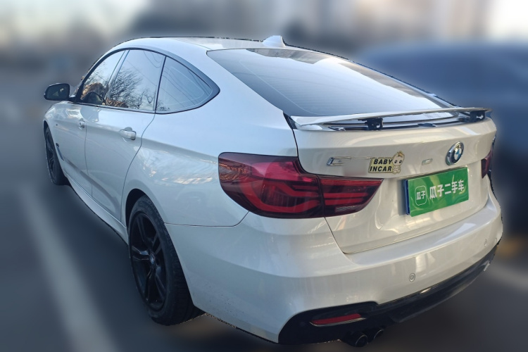 宝马3系GT 2020款 320i M运动曜夜版车身外观5