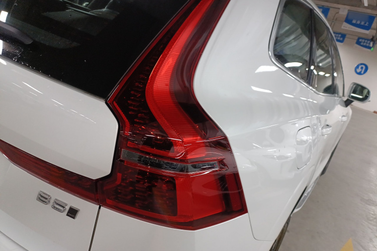 沃尔沃XC60 2026款 B5 四驱智逸豪华版车身外观9