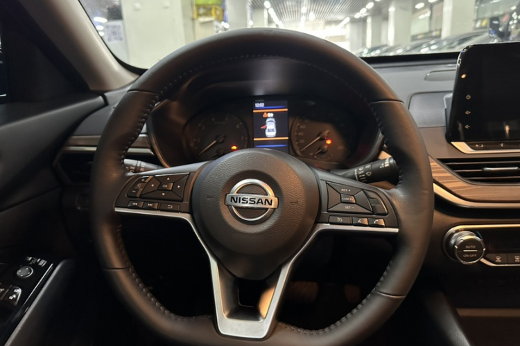 日产 天籁 2021款 2.0L XL 舒适版中控内饰7002