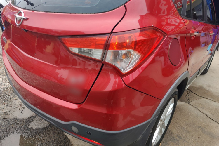 海马S5 2015款 1.5T CVT旗舰型车身外观9