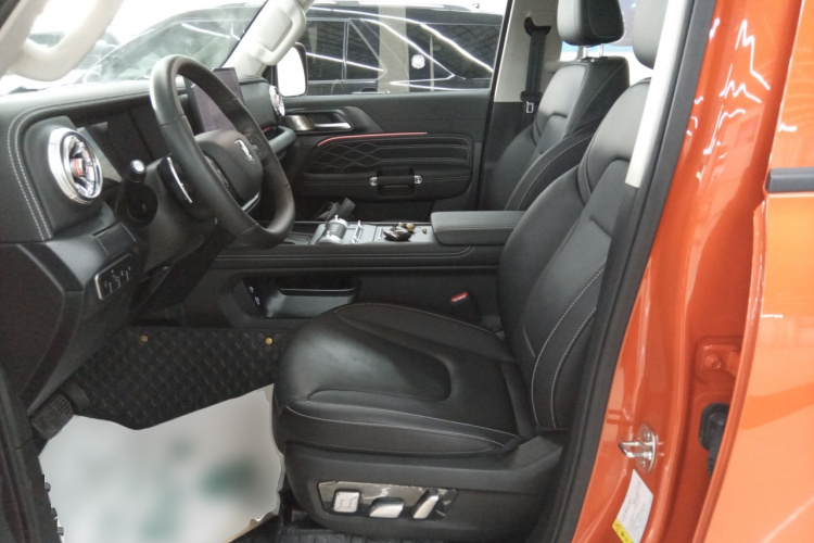 坦克300 2025款 2.0T 征服者中控内饰19