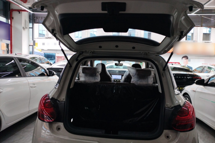 五菱汽车 五菱缤果 2025款 333km 悦享款机舱底盘23