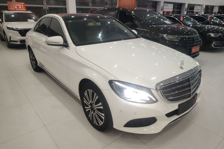 奔驰C级 2017款 改款 C 200 L车身外观3