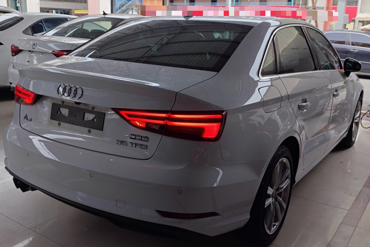 奥迪A3 2018款 30周年年型 Limousine 35 TFSI 进取型车身外观6005