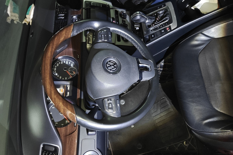 大众 迈腾 2015款 2.0TSI 尊贵型局部细节13