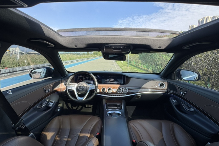 奔驰S级 2019款 S 320 L中控内饰7004