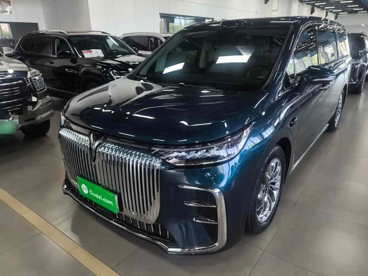 岚图汽车 岚图梦想家 2025款 PHEV 四驱旗舰乾崑版(2)