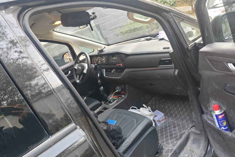 BAW北汽制造 锐胜王牌M7 2023款 2.0L 长轴创富型 7座局部细节9005