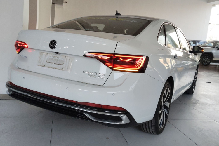 大众 速腾 2023款 300TSI DSG超越版车身外观7