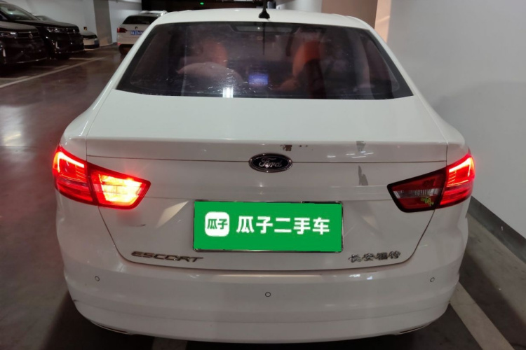 福特 福睿斯 2017款 改款 1.5L 手动舒适型车身外观6