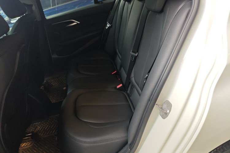 宝马1系 2018款 118i 运动型中控内饰21