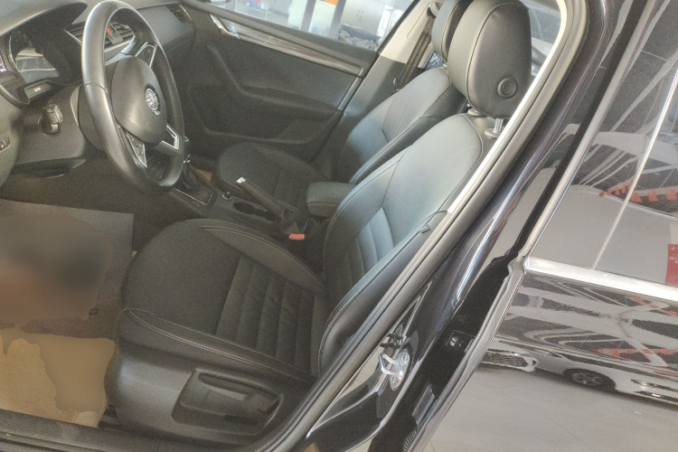 斯柯达 明锐 2017款 1.6L 自动智行版中控内饰19