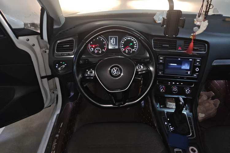 大众 高尔夫 2018款 230TSI 自动舒适型中控内饰13