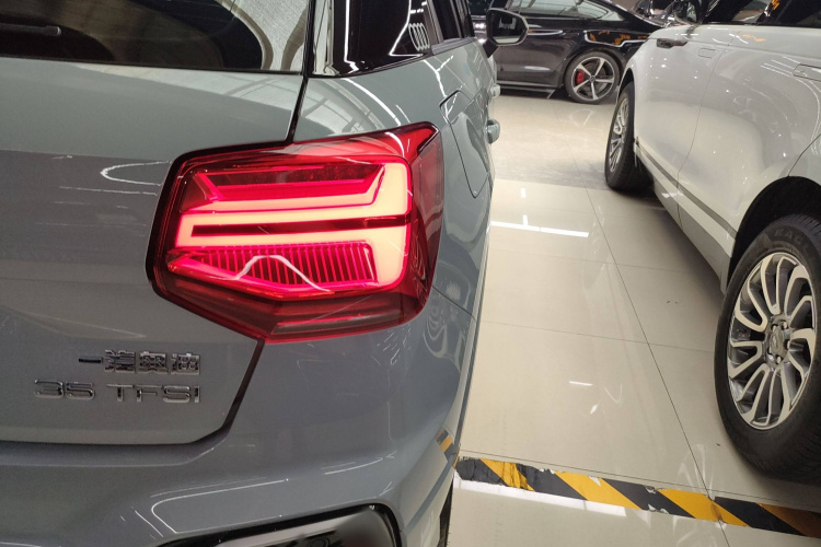 奥迪Q2L 2022款 35 TFSI 进取动感型车身外观6006