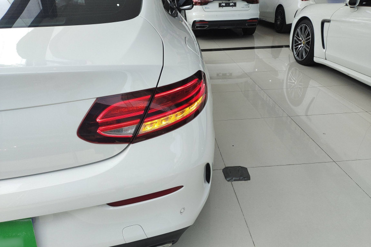 奔驰C级(进口) 2021款 C 200 轿跑车车身外观6006