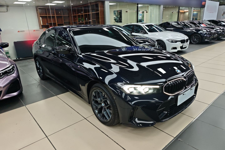 宝马3系 2025款 330Li M运动曜夜套装车身外观3