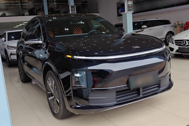 理想汽车 理想L6 2025款 Pro 智能焕新版车身外观3