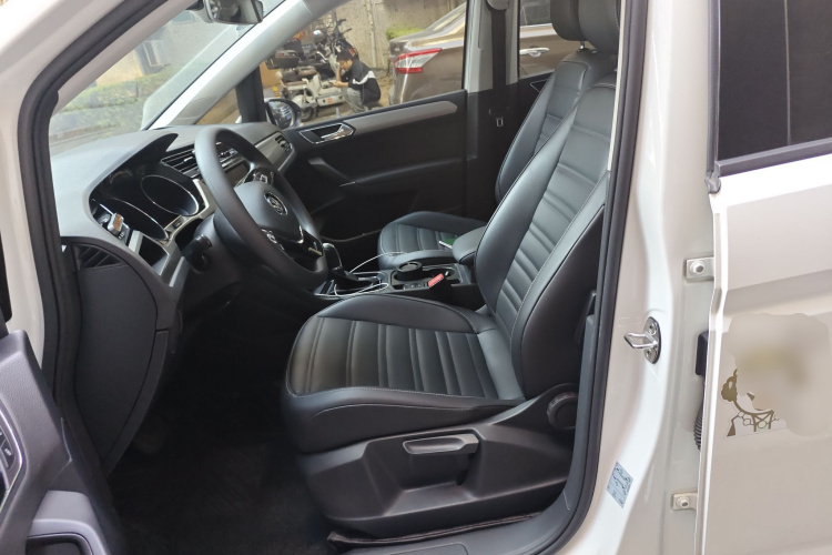 大众 2018款 途安L 280TSI DSG舒适版 7座 国V中控内饰19
