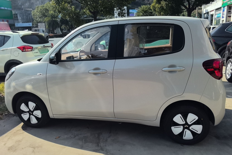 五菱汽车 宏光MINIEV 2025款 四门版 进阶款车身外观4