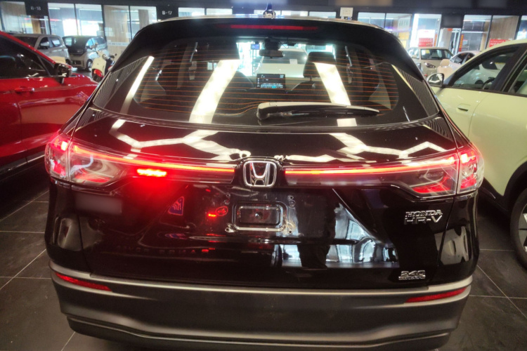 本田HR-V 2023款 240TURBO 劲睿版车身外观6