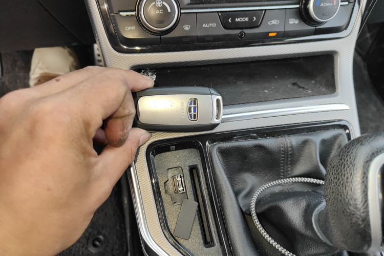 吉利汽车 帝豪GS 2018款 运动版 1.4T 手动领尚型中控内饰7001