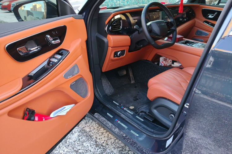 星途揽月C-DM 2025款 180 超长续航Ultra四驱 7座中控内饰20