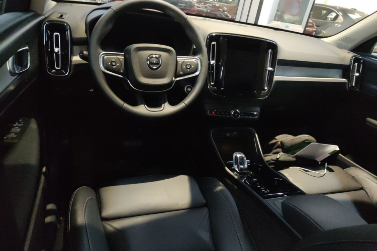 沃尔沃XC40 2025款 B4 四驱智远豪华版中控内饰7002