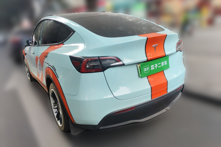 特斯拉 Model Y 2024款 后轮驱动版车身外观5