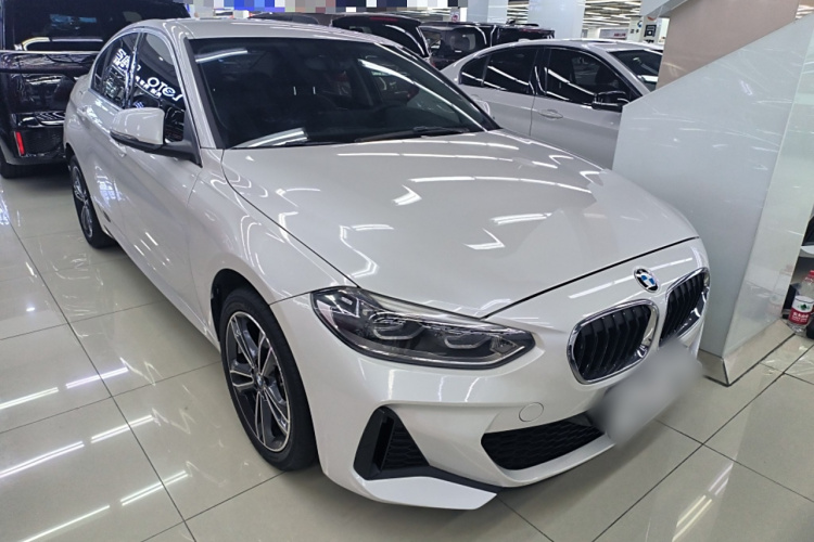 宝马1系 2023款 120i M运动版车身外观3