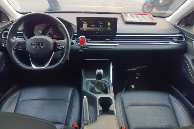 吉利汽车 帝豪 2022款 第4代 1.5L 手动精英型中控内饰7002