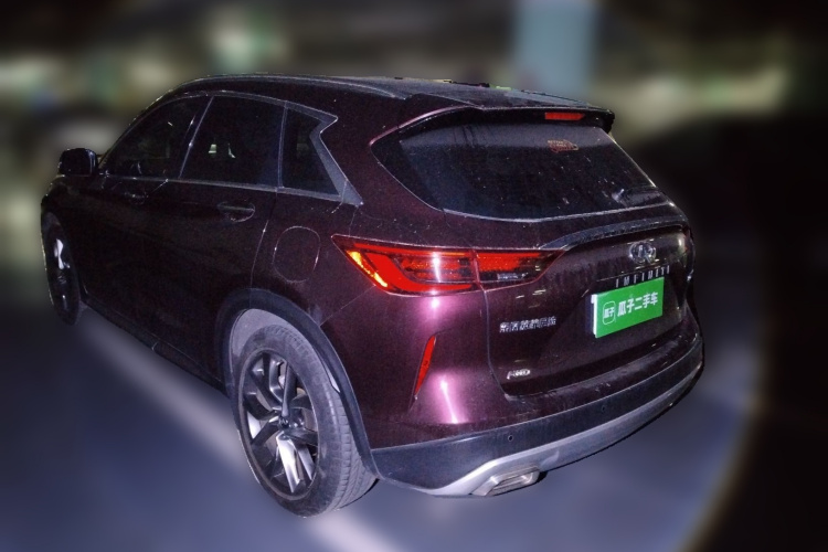 英菲尼迪QX50 2020款 2.0T 四驱领航版车身外观5